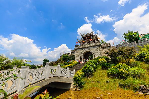 贵州旅游-贵州青岩古镇-天河潭-花溪湿地公园一日游 -贵阳旅行社-贵阳旅游团