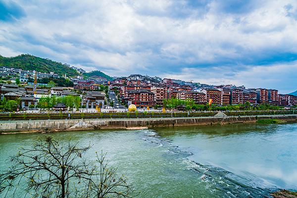 贵州旅游_贵州茅台纯玩一日游“红色之旅·酱香文化”_贵州旅行社贵阳旅游团经典线路